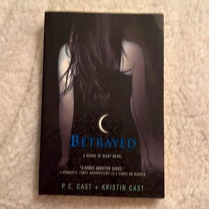 ! 📚2/$14; 3/$16; 4/$18; 5/$20 ADD $2 for any additional books! ENJOY📚📚📚